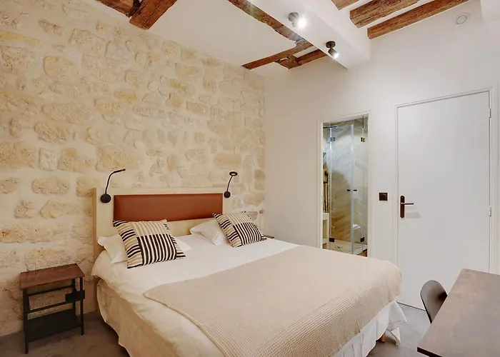 Nochichi Collections - Bastille Apartment