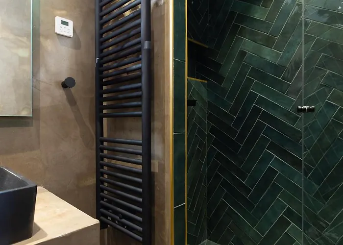 Nochichi Collections - Bastille Apartment *
